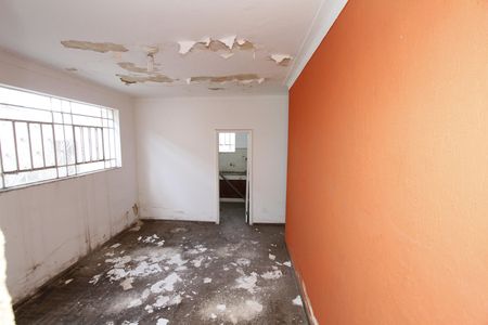 Casa à venda com 370m², 6 quartos e 4 vagasquarto 5