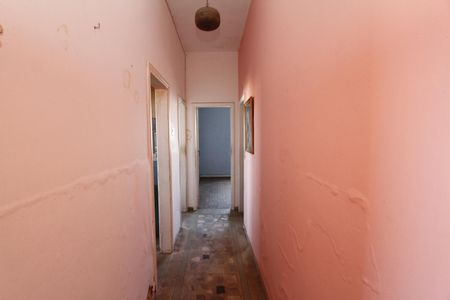 Casa à venda com 370m², 6 quartos e 4 vagasCorredor