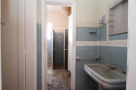 Casa à venda com 370m², 6 quartos e 4 vagasBanheiro 1