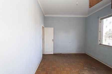 Casa à venda com 370m², 6 quartos e 4 vagasQuarto 2