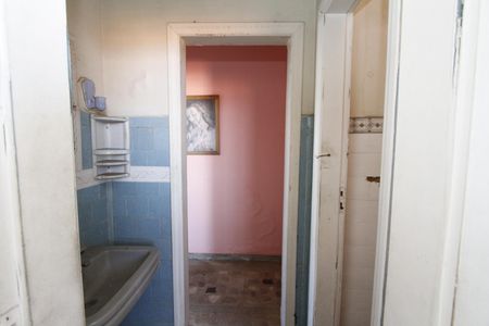 Casa à venda com 370m², 6 quartos e 4 vagasBanheiro 2