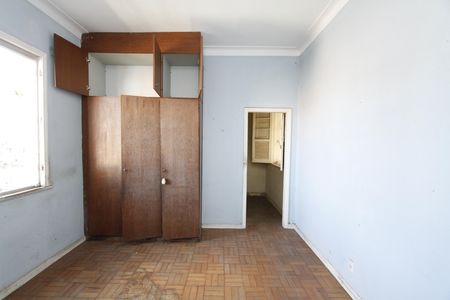 Casa à venda com 370m², 6 quartos e 4 vagasQuarto 2