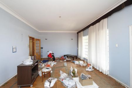 Casa à venda com 370m², 6 quartos e 4 vagasSala