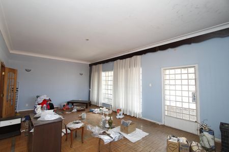 Casa à venda com 370m², 6 quartos e 4 vagasSala