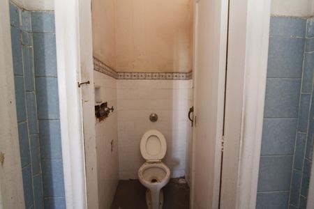 Casa à venda com 370m², 6 quartos e 4 vagasBanheiro 1