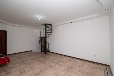 Casa para alugar com 300m², 4 quartos e 3 vagas Casa para alugar com 300m², 4 quartos e 3 vagasSala