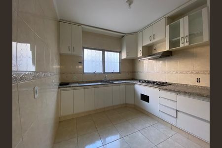 Casa para alugar com 300m², 5 quartos e 3 vagas