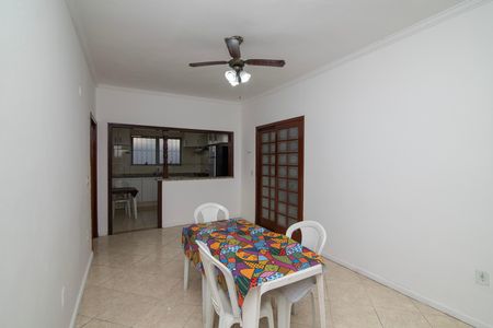 Casa para alugar com 300m², 4 quartos e 3 vagas Casa para alugar com 300m², 4 quartos e 3 vagasSala de Jantar
