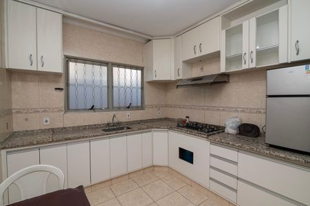 Casa para alugar com 300m², 4 quartos e 3 vagas Casa para alugar com 300m², 4 quartos e 3 vagasCozinha