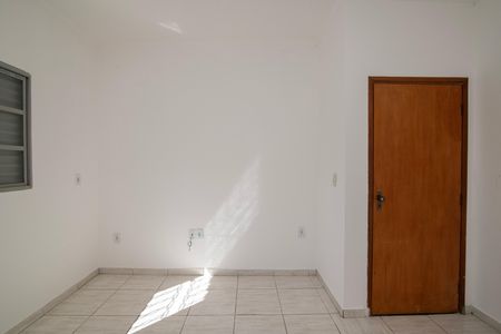 Casa para alugar com 300m², 4 quartos e 3 vagas Casa para alugar com 300m², 4 quartos e 3 vagasQuarto 2