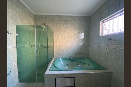 Casa para alugar com 300m², 5 quartos e 3 vagas