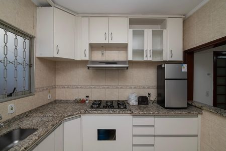 Casa para alugar com 300m², 4 quartos e 3 vagas Casa para alugar com 300m², 4 quartos e 3 vagasCozinha