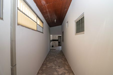 Casa para alugar com 300m², 4 quartos e 3 vagas Casa para alugar com 300m², 4 quartos e 3 vagasCorredor Lateral