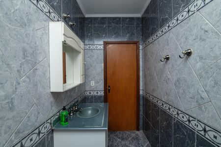 Casa para alugar com 300m², 4 quartos e 3 vagas Casa para alugar com 300m², 4 quartos e 3 vagasBanheiro Social