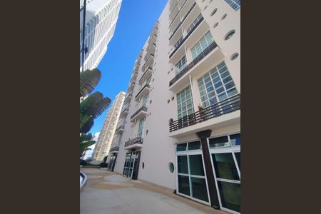 Fachada de kitnet/studio para alugar com 1 quarto, 55m² em A Industrial, Barueri
