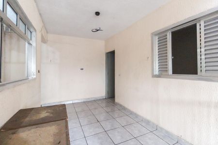Quintal de casa para alugar com 4 quartos, 150m² em Jardim Casa Pintada, São Paulo