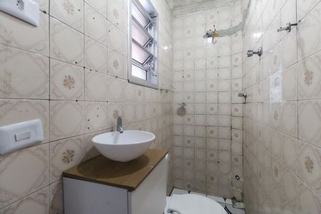 Banheiro de casa para alugar com 4 quartos, 150m² em Jardim Casa Pintada, São Paulo