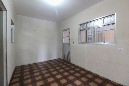 Sala de casa para alugar com 4 quartos, 150m² em Jardim Casa Pintada, São Paulo