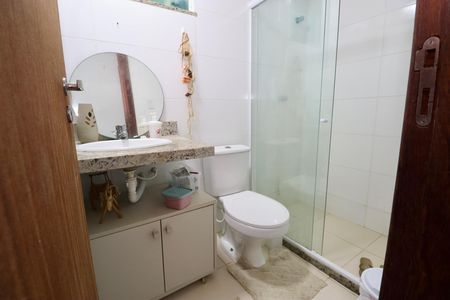 Banheiro de apartamento para alugar com 2 quartos, 65m² em Stella Maris, Salvador