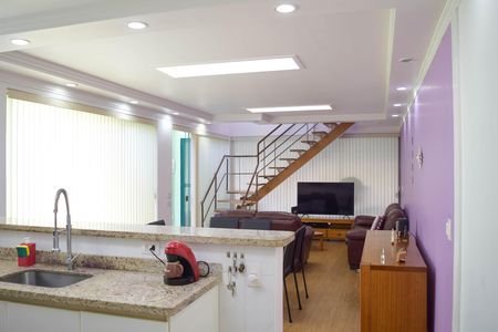Cozinha de casa à venda com 3 quartos, 180m² em Vila Antonina, São Paulo