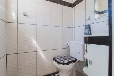 Banheiro suíte 1 de casa para alugar com 2 quartos, 57m² em Vila Magini, Mauá