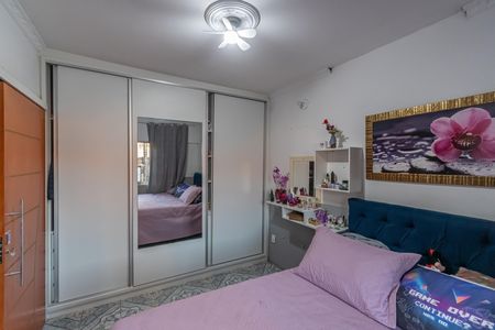 Casa à venda com 250m², 3 quartos e 4 vagas Casa à venda com 250m², 3 quartos e 4 vagasQuarto 2