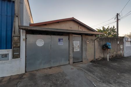 Casa à venda com 250m², 3 quartos e 4 vagas Casa à venda com 250m², 3 quartos e 4 vagasPlaca