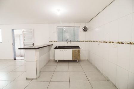 Cozinha de casa para alugar com 2 quartos, 70m² em Jardim Cachoeira, São Paulo