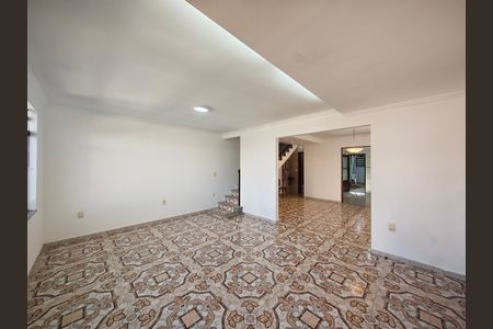 Sala de casa à venda com 3 quartos, 350m² em Carandiru, São Paulo
