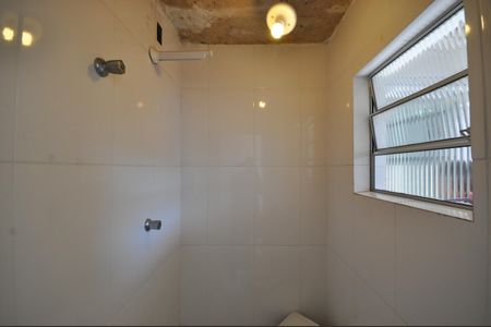 Banheiro de serviço de casa à venda com 3 quartos, 90m² em Parque Edu Chaves, São Paulo