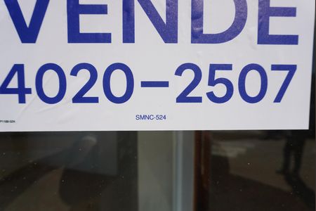 Casa de condomínio à venda com 300m², 3 quartos e 4 vagasFachada