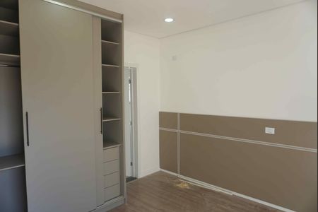 Casa de condomínio à venda com 300m², 3 quartos e 4 vagas Casa de condomínio à venda com 300m², 3 quartos e 4 vagasSuite 2