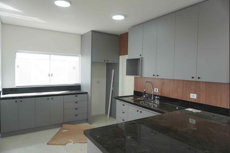 Cozinha de casa de condomínio à venda com 3 quartos, 300m² em Alphaville, Barueri