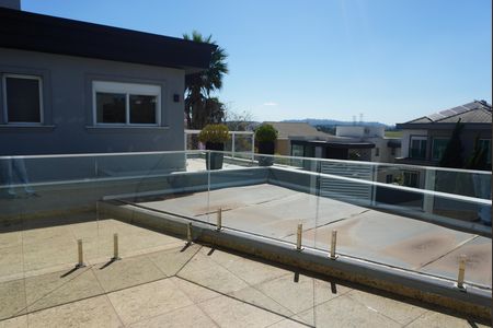 Casa de condomínio à venda com 300m², 3 quartos e 4 vagasSacada