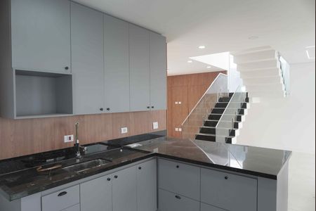 Casa de condomínio à venda com 300m², 3 quartos e 4 vagas Casa de condomínio à venda com 300m², 3 quartos e 4 vagasCozinha
