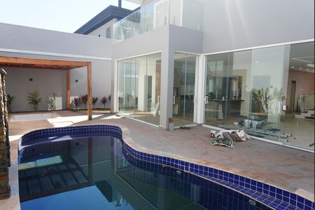 Casa de condomínio à venda com 300m², 3 quartos e 4 vagasPiscina