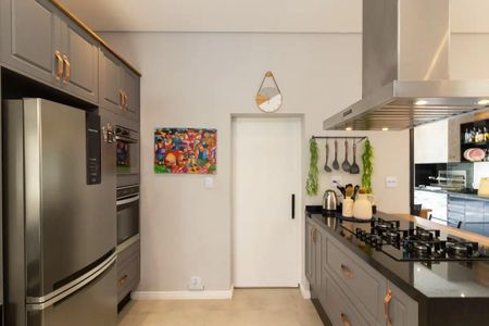 Casa de condomínio para alugar com 267m², 4 quartos e 2 vagas Casa de condomínio para alugar com 267m², 4 quartos e 2 vagasCozinha