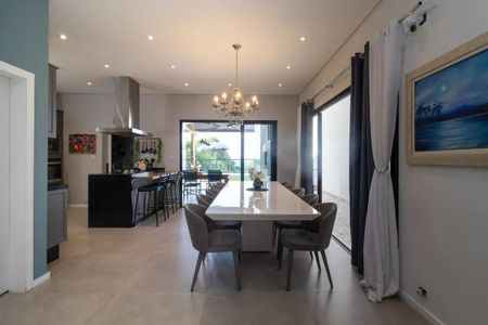 Casa de condomínio para alugar com 267m², 4 quartos e 2 vagas Casa de condomínio para alugar com 267m², 4 quartos e 2 vagasSala de Jantar