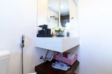 Casa de condomínio para alugar com 267m², 4 quartos e 2 vagas Casa de condomínio para alugar com 267m², 4 quartos e 2 vagasBanheiro