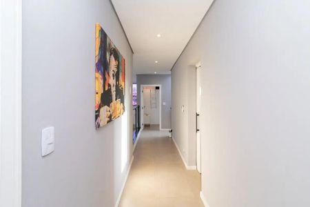 Casa de condomínio para alugar com 267m², 4 quartos e 2 vagas Casa de condomínio para alugar com 267m², 4 quartos e 2 vagasCorredor