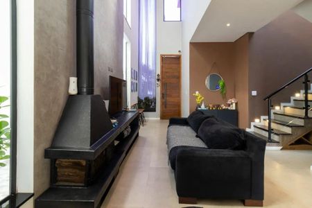 Casa de condomínio para alugar com 267m², 4 quartos e 2 vagas Casa de condomínio para alugar com 267m², 4 quartos e 2 vagasSala