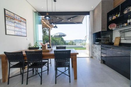 Casa de condomínio para alugar com 267m², 4 quartos e 2 vagas Casa de condomínio para alugar com 267m², 4 quartos e 2 vagasÁrea de Lazer