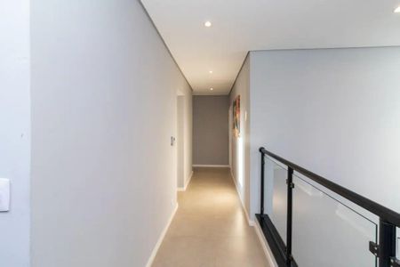 Casa de condomínio para alugar com 267m², 4 quartos e 2 vagas Casa de condomínio para alugar com 267m², 4 quartos e 2 vagasCorredor