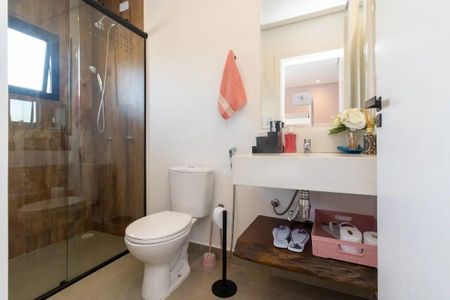 Casa de condomínio para alugar com 267m², 4 quartos e 2 vagas Casa de condomínio para alugar com 267m², 4 quartos e 2 vagasBanheiro