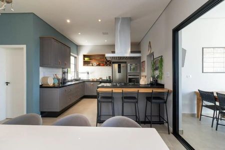Casa de condomínio para alugar com 267m², 4 quartos e 2 vagas Casa de condomínio para alugar com 267m², 4 quartos e 2 vagasCozinha