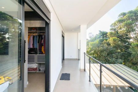 Casa de condomínio para alugar com 267m², 4 quartos e 2 vagas Casa de condomínio para alugar com 267m², 4 quartos e 2 vagasVaranda