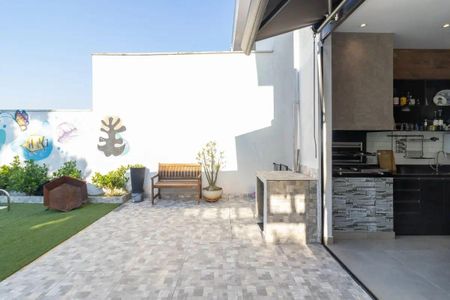Casa de condomínio para alugar com 267m², 4 quartos e 2 vagas Casa de condomínio para alugar com 267m², 4 quartos e 2 vagasÁrea Externa