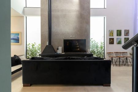 Casa de condomínio para alugar com 267m², 4 quartos e 2 vagas Casa de condomínio para alugar com 267m², 4 quartos e 2 vagasSala