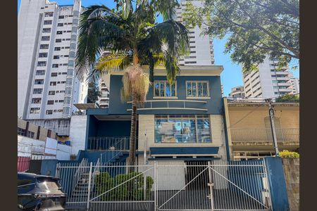 Fachada de casa à venda com 6 quartos, 500m² em Paraíso, São Paulo