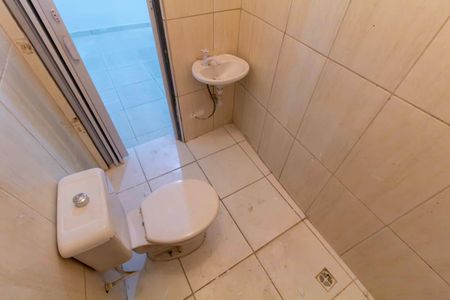 Banheiro de casa para alugar com 2 quartos, 43m² em Vila Nhocuné, São Paulo